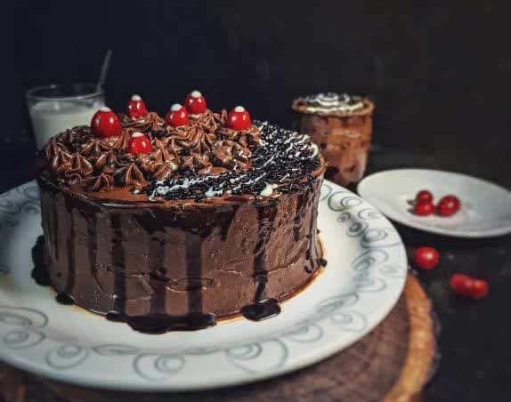کیک نوتلا با روکش شکلاتی و گاناش