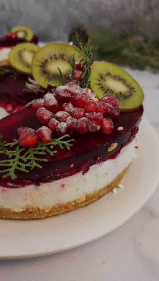طرز تهیه چیز کیک انار برای شب یلدا