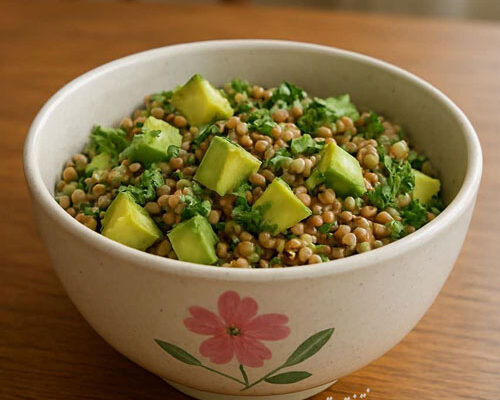 سالاد عدس و آووکادو