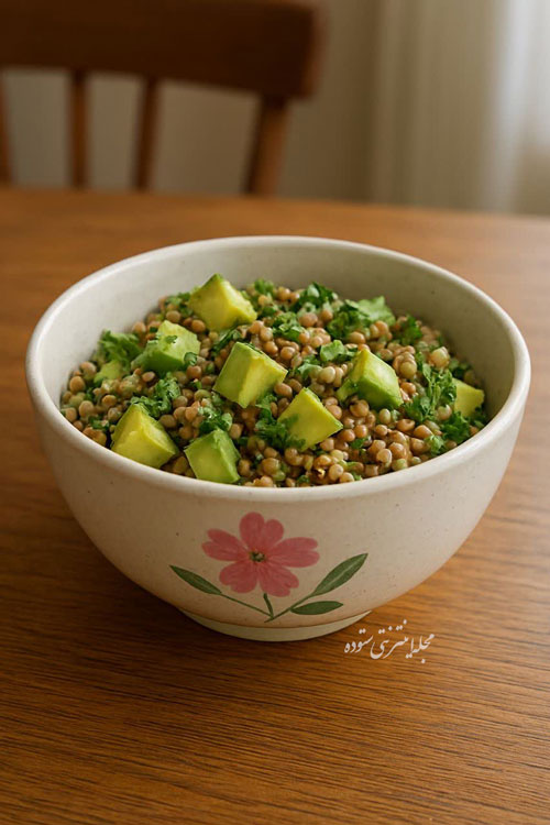 سالاد عدس و آووکادو
